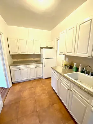 Rented by LRGNY Group, Inc. | media 29