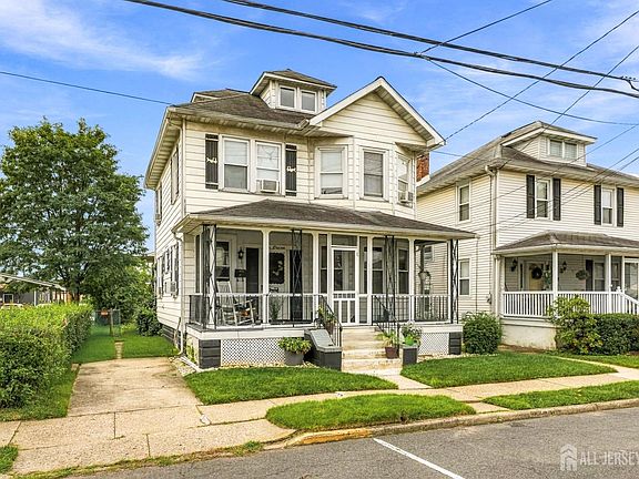 2nd image of 318 Conover St
