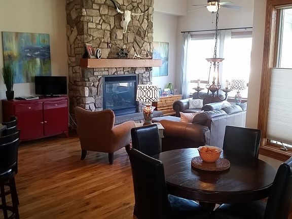Kitchen nook opens to living