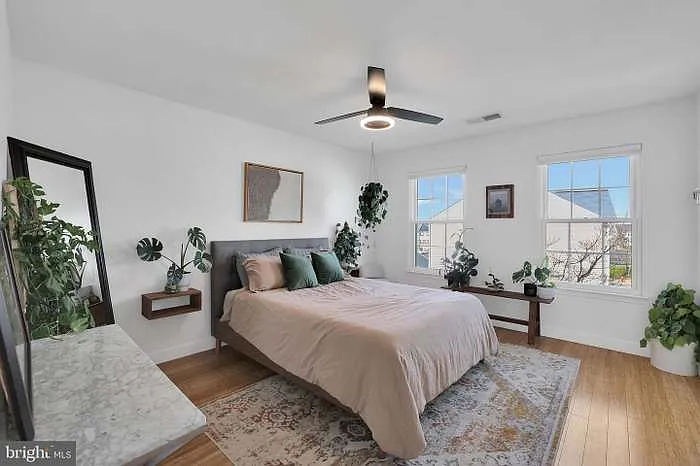 2nd bedroom