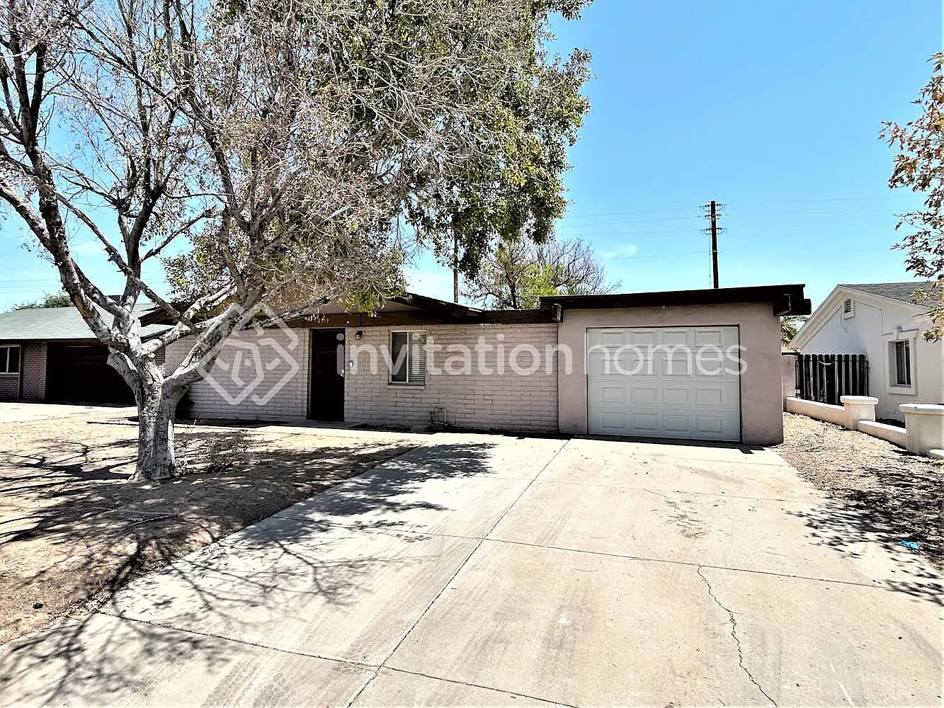 4319 N 79th Dr Phoenix, AZ 85033 — Photo 1