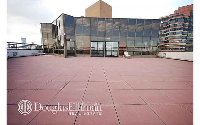 Rented by Douglas Elliman | media 14