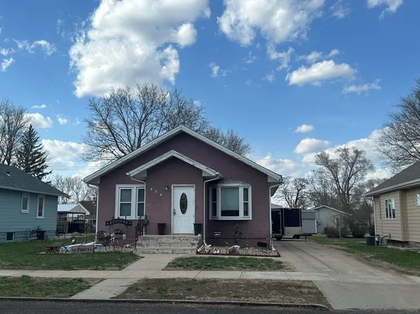920 E 6th Ave, Mitchell, SD 57301