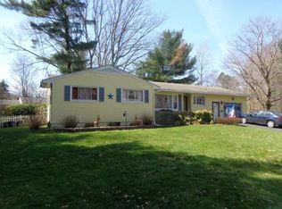 3420 Lynwood Pl, Vestal, NY 13850