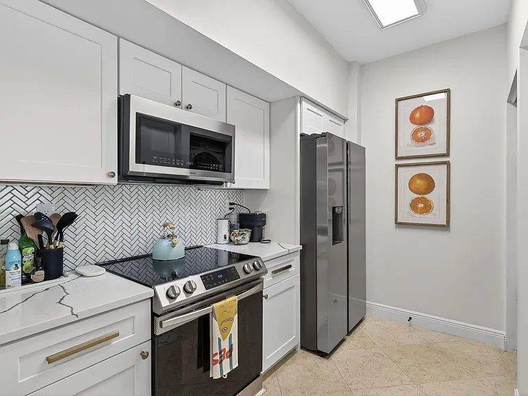 675 NW Flagler Ave #202 — Photo 6