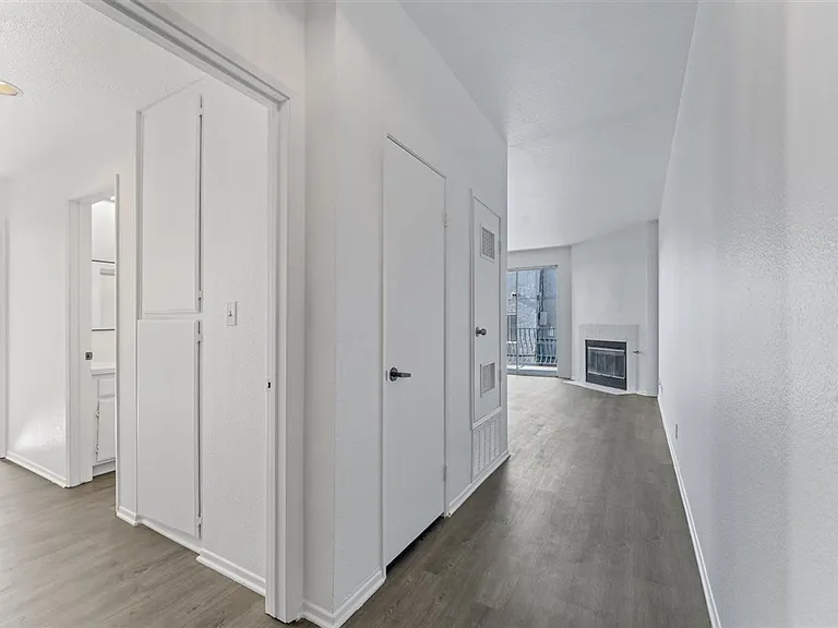 1175 E. Ocean Blvd — Photo 12