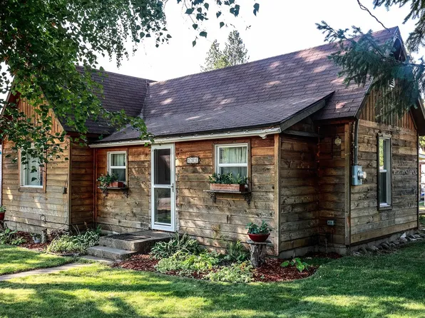 101 E Lake Ave, Rockford, WA 99030
