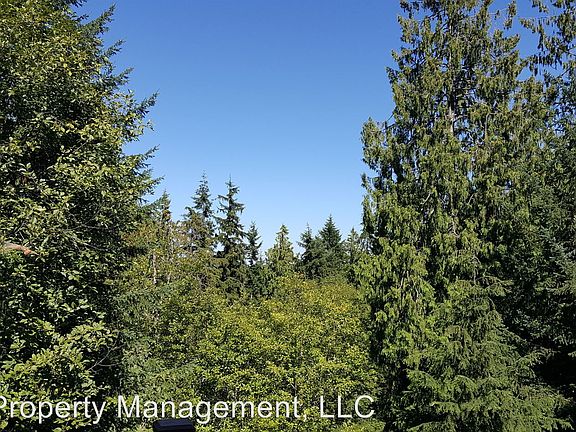 3rd image of 12747 Plateau Cir NW
