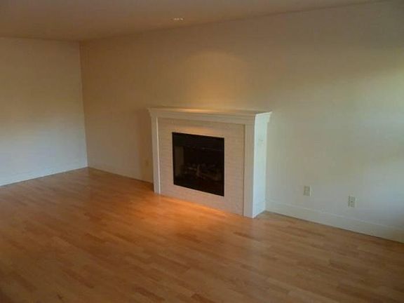 4th image of 22910 90th Ave W #E