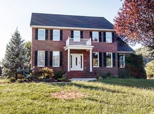 125 Peppertree Dr, Kingsport, TN 37664