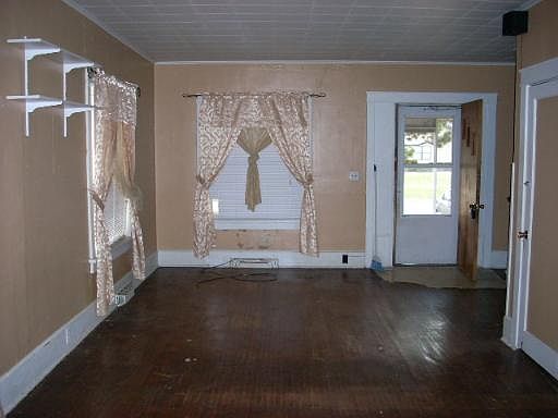 2nd image of 413 N Shabbona St