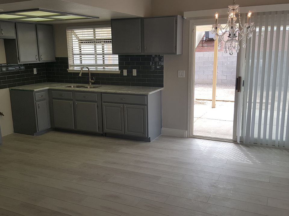 1st image of 1691 Desert Flower Dr