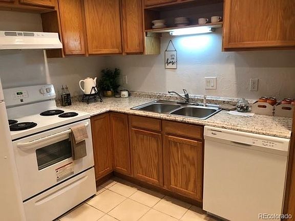 2nd image of 465 Tamarack Dr #B-015