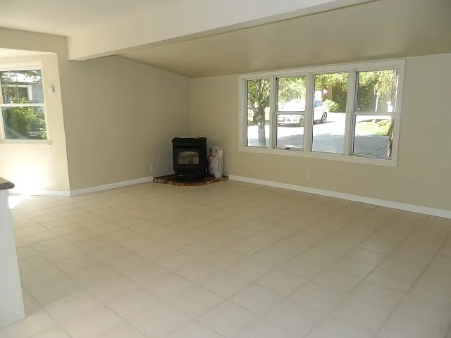 200 Shepard Ln — Photo 8