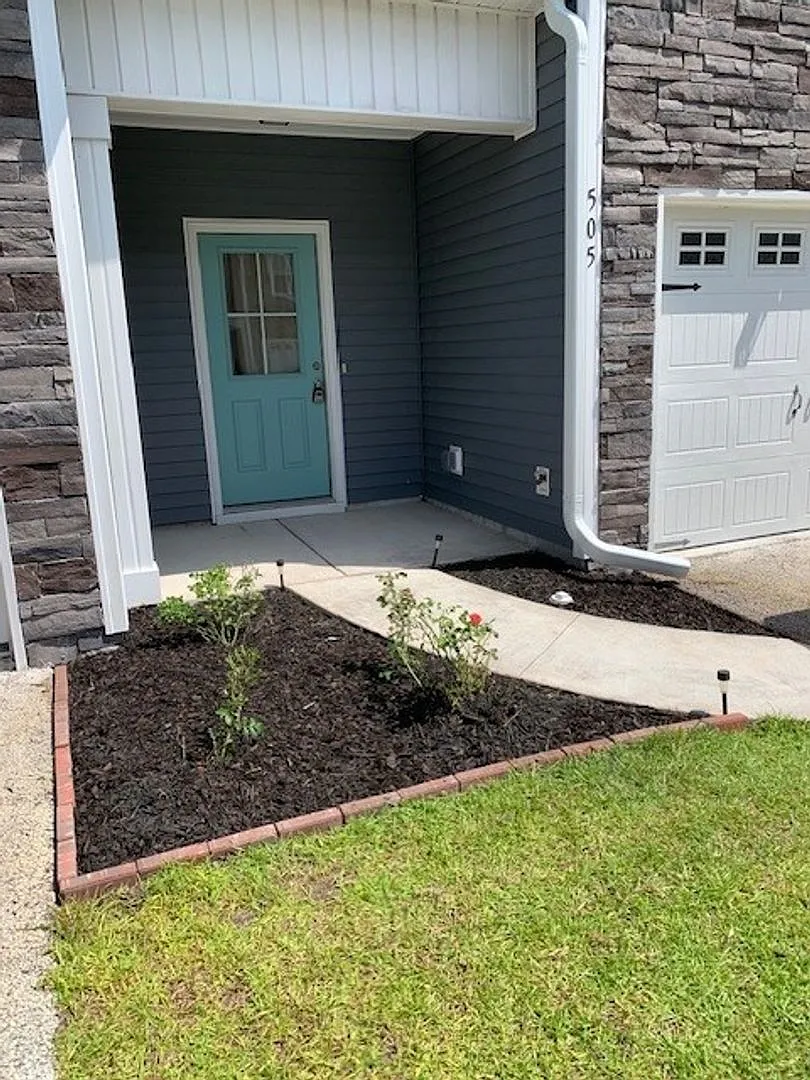 3 Bed, 2.5 Bath in Stonebay Townhomes! — Photo 3