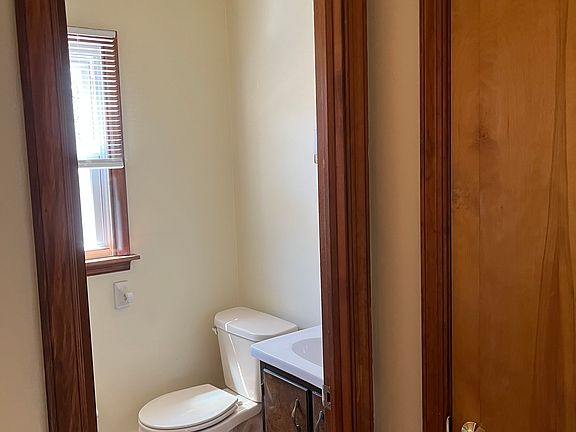5th image of 1030 Fox Chase Rd APT 2