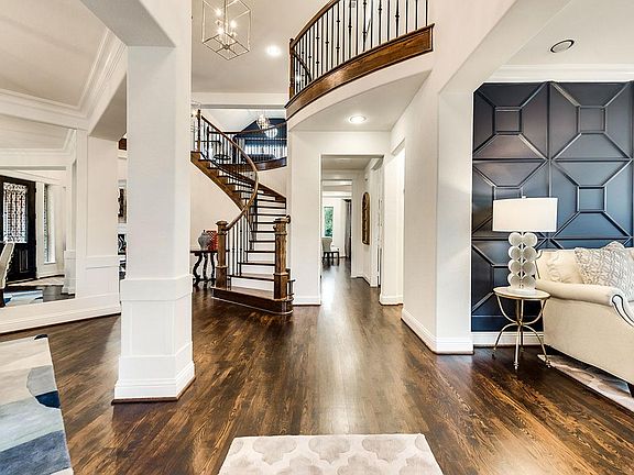 4th image of 2409 Elmhurst Dr #F5e1o8