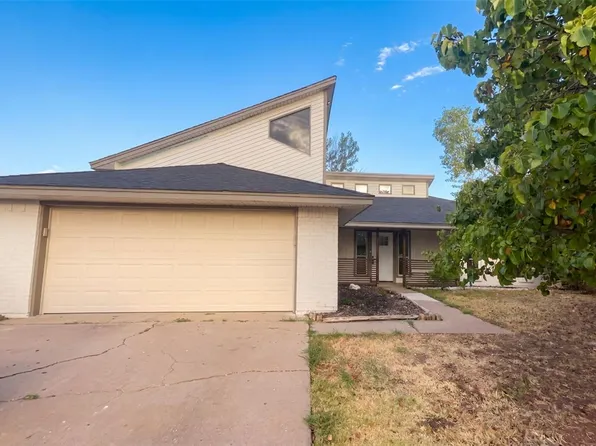 2114 NW 55th St, Lawton, OK 73505
