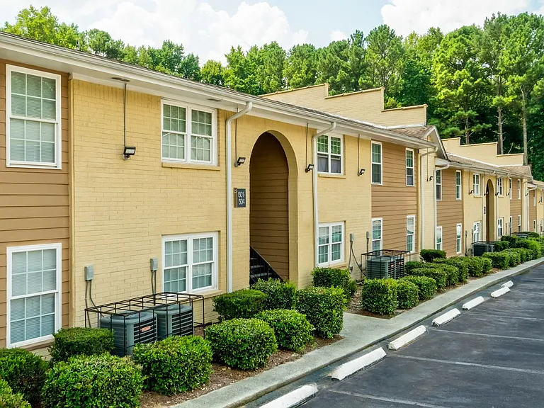 Crystal Heights Apartments — Photo 11
