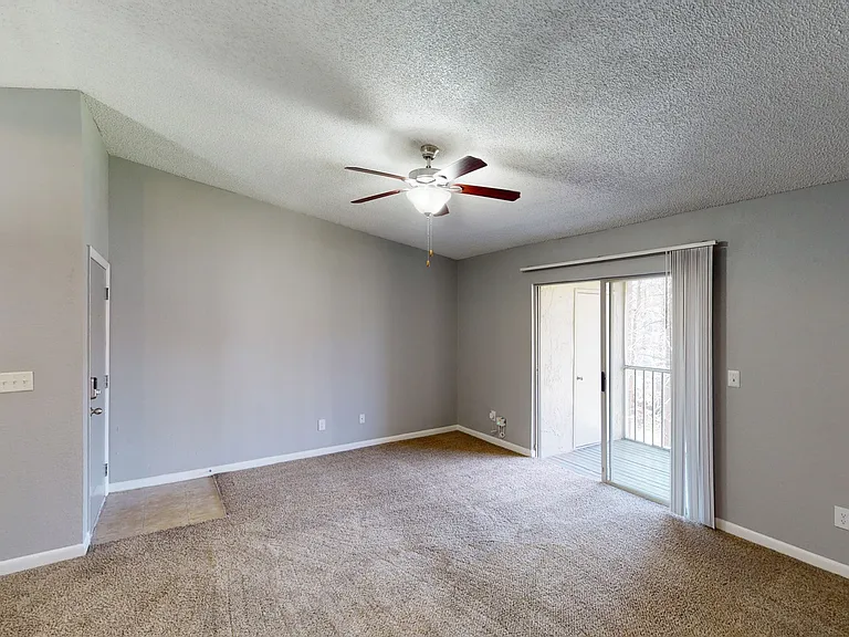 Altamira Place Apartment Homes — Photo 136