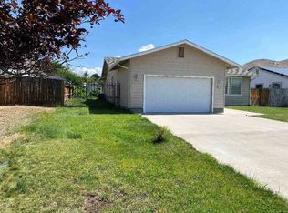 241 N 6th St, Montague, CA 96064