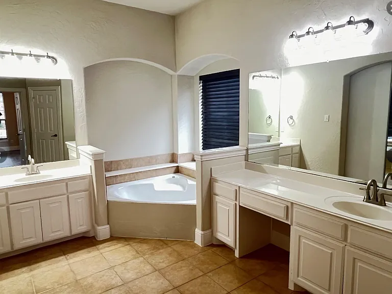 12637 Waltham Dr — Photo 6