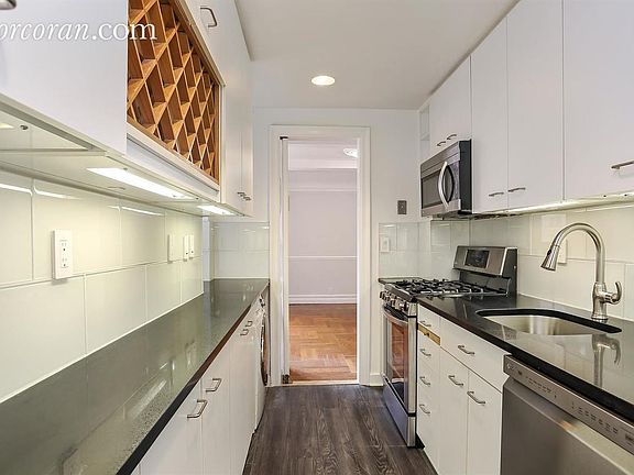4th image of 111 E 88th St APT 8A