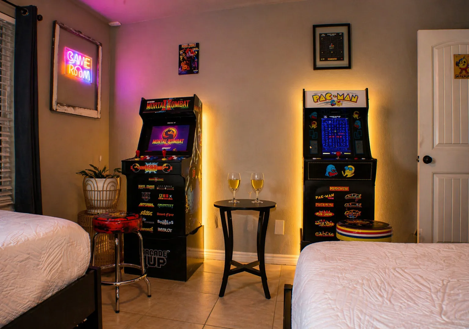 Neon Vibes Outdoor TV Hot Tub Arcade Room — Photo 3