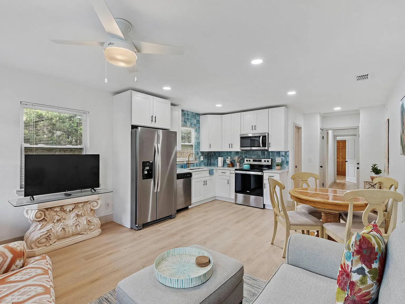2 bed, 1100 sqft, $2,450 — Photo 3