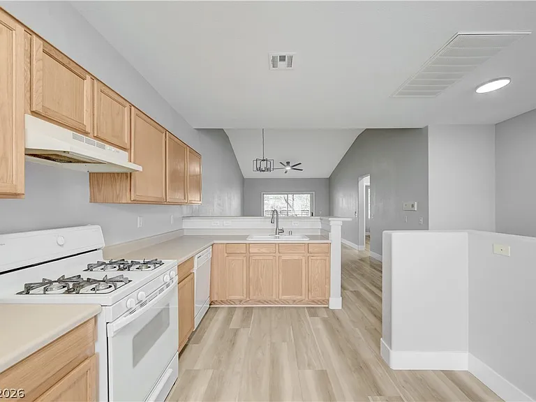 673 Peachy Canyon Cir #203 — Photo 12