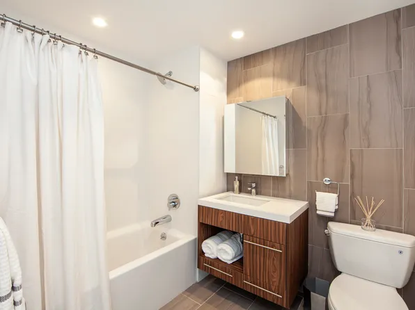 1127 Willoughby Avenue image 5 of 5