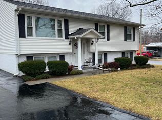 934 Hemlock Rd, Salem, VA 24153