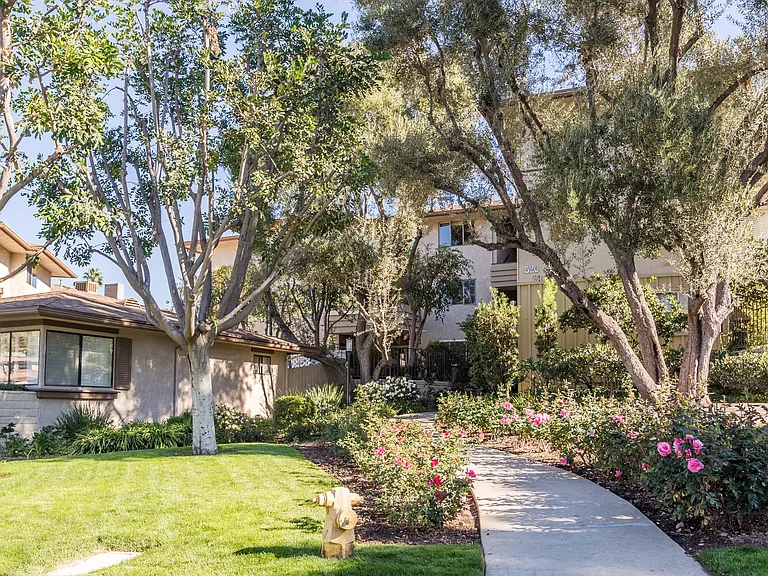 Orange Grove Circle — Photo 3