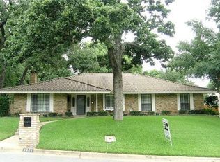1401 Country Club Rd, Arlington, TX 76013
