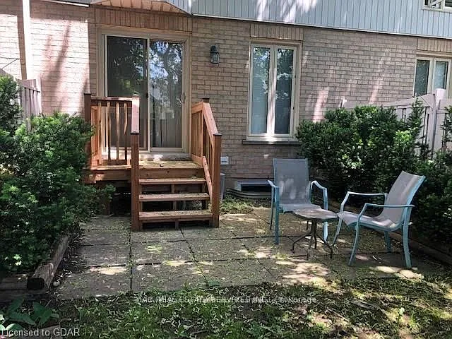 302 College Ave W #3 — Photo 9