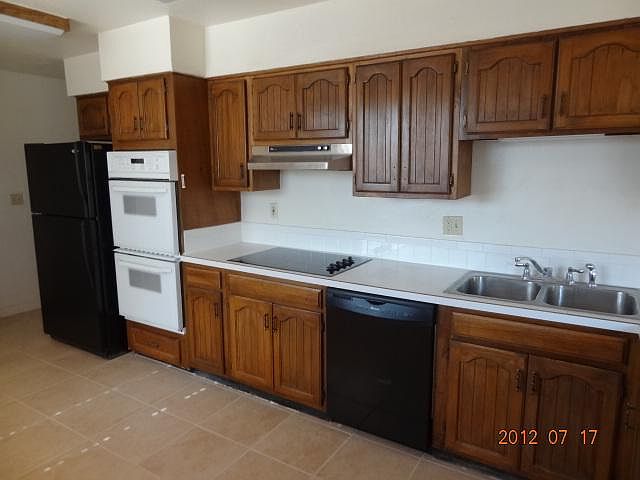Lots of cabinetry and storage space