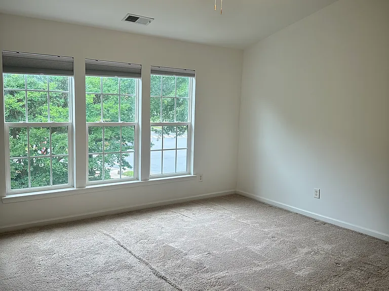 9002 Bishop Crest Ln — Photo 10