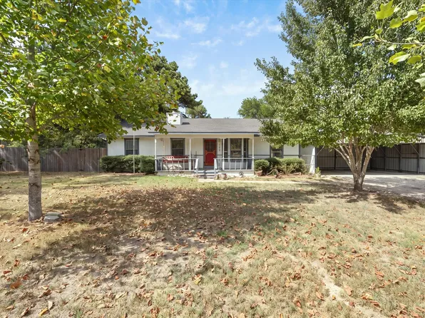 142 Iowa Pl, Van, TX 75790