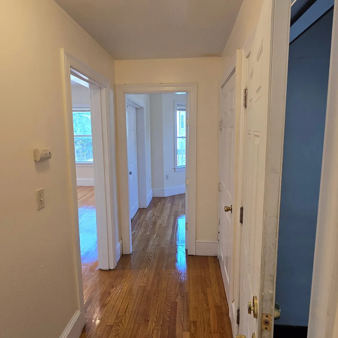 5 bed, 2000 sqft, $4,300 — Photo 4