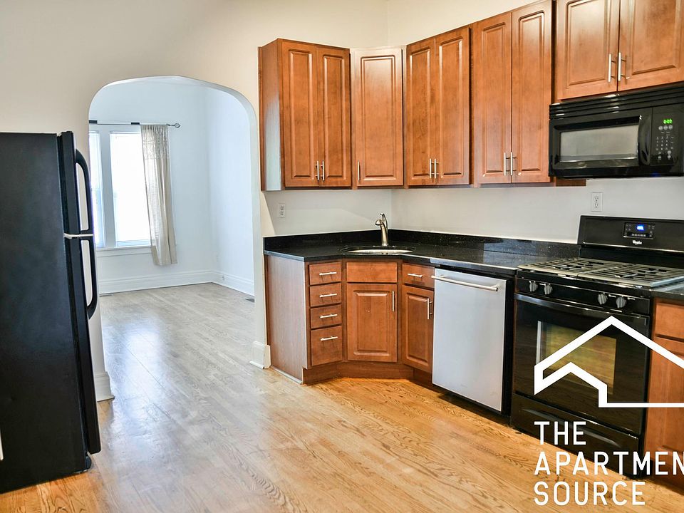 1st image of 2612 N Marshfield Ave #1F