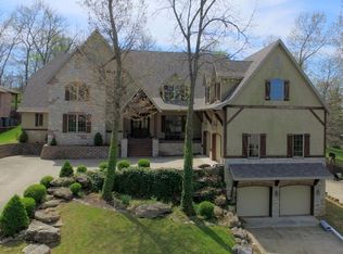 1646 W Caleb Ct, Springfield, MO 65810