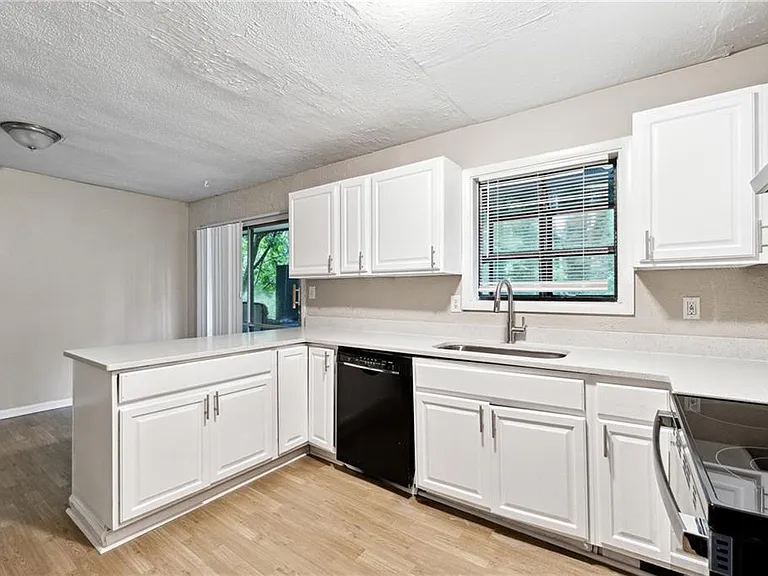 5786 Deerfield Trl — Photo 12