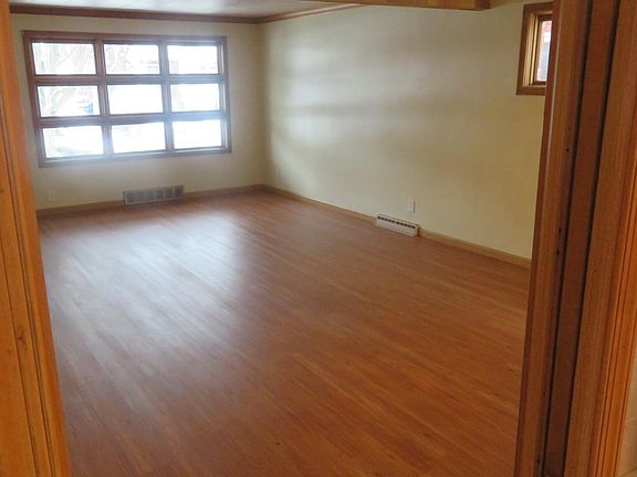 4th image of 1419 Fort Ave