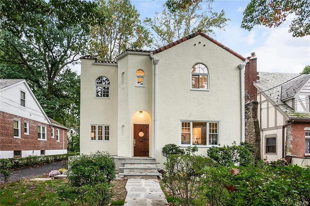 20 Raynor Ave photo 1