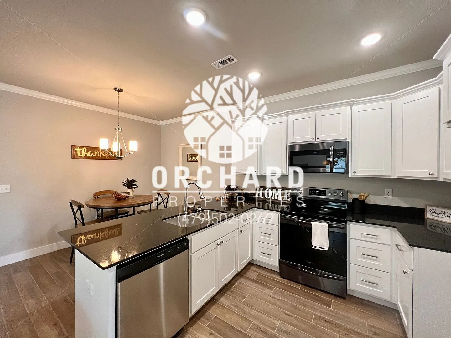 3001 N Conway Drive — Photo 4