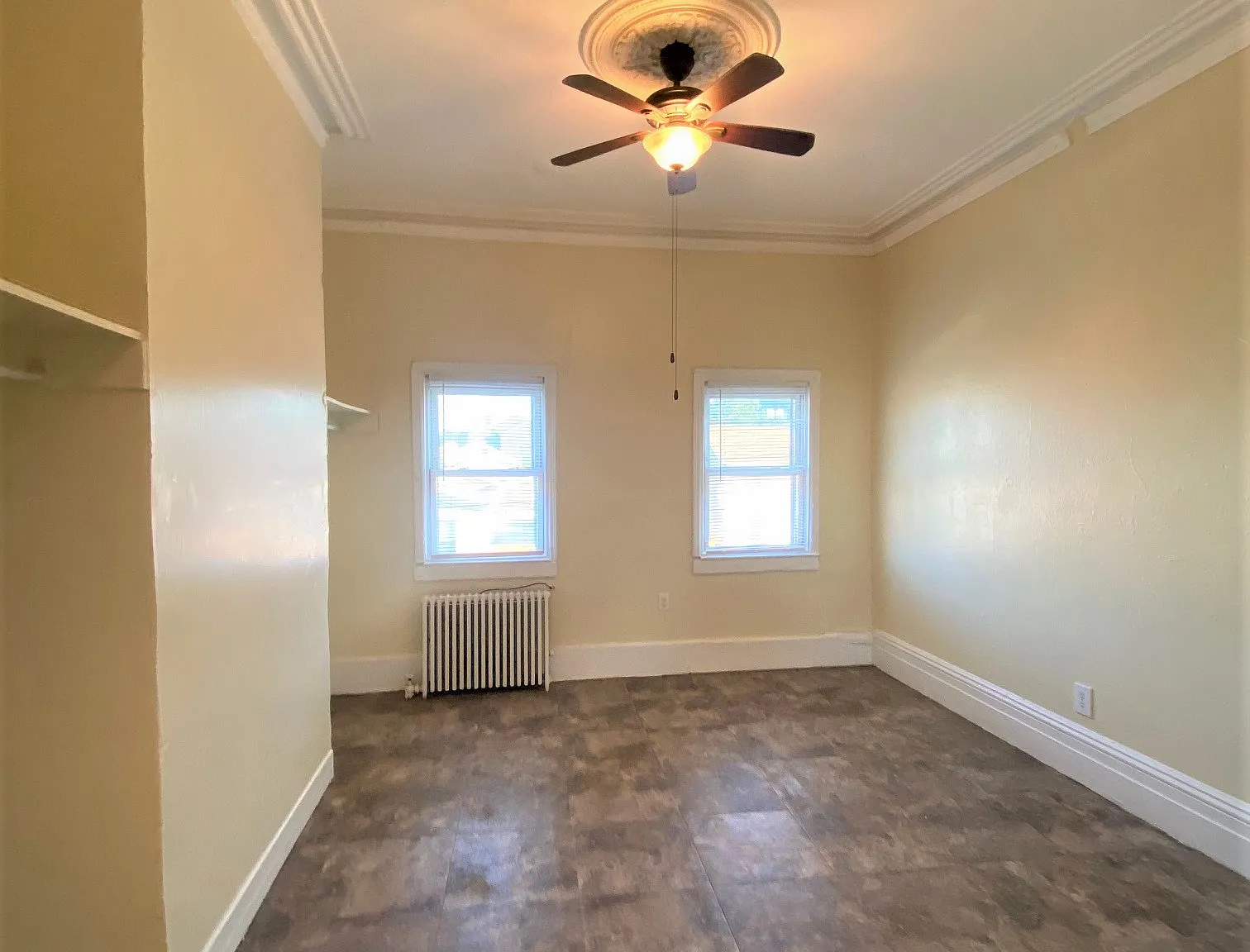 Studio, 400 sqft, $1,275 — Photo 3