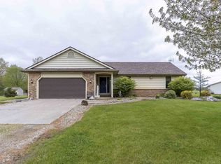 17727 Breezewood Dr, Spencerville, IN 46788