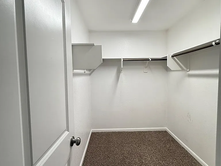 1134 Shadow Glenn Dr — Photo 13