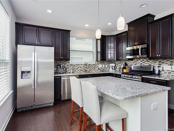 3rd image of 110 Edenton Ln #163