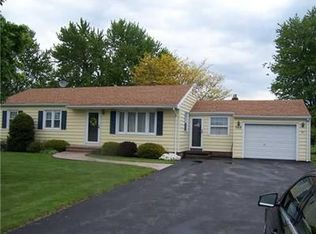 988 Elmgrove Rd, Rochester, NY 14624